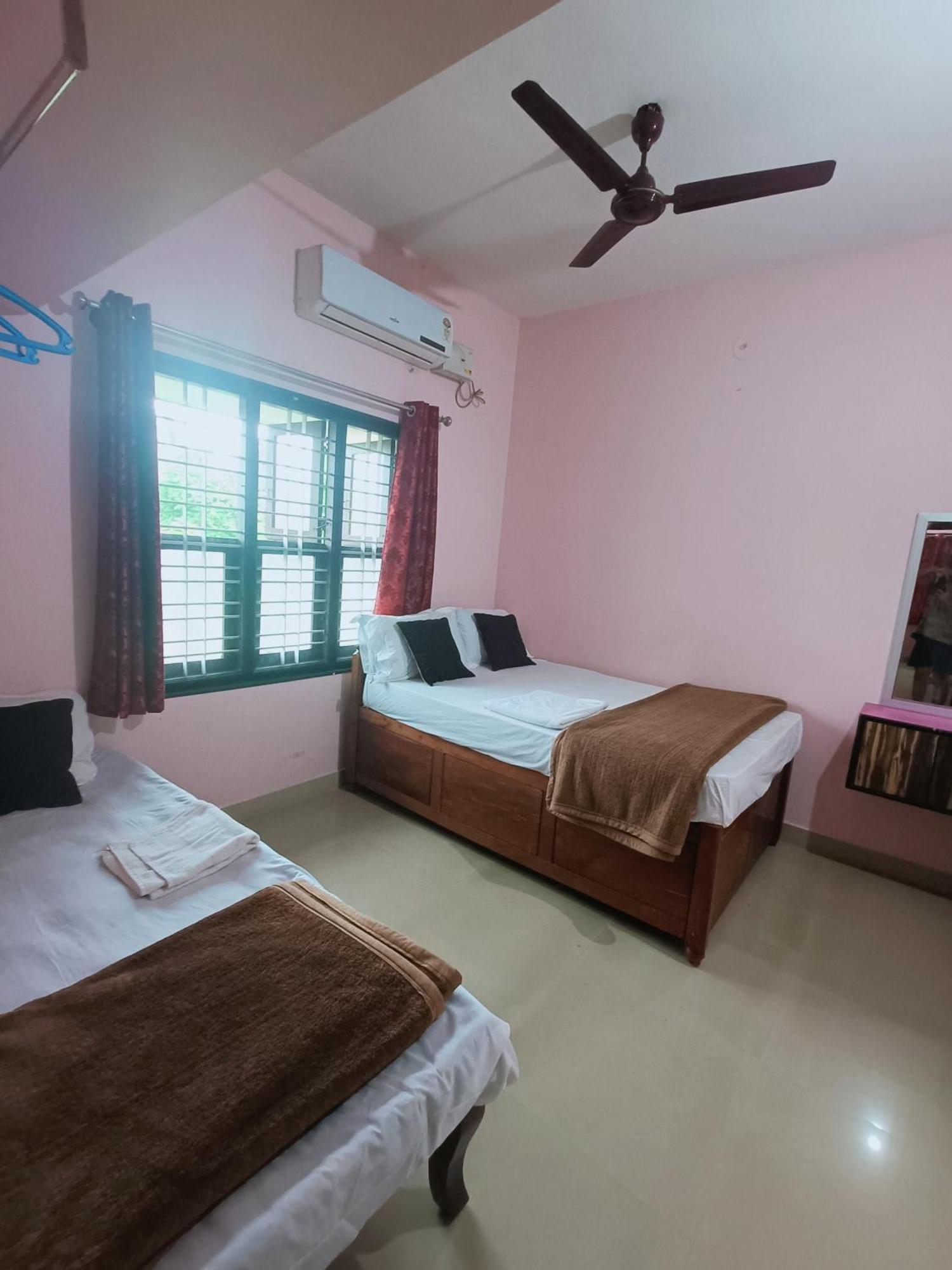 Maanyatha Home Stay Манипала Номер фото