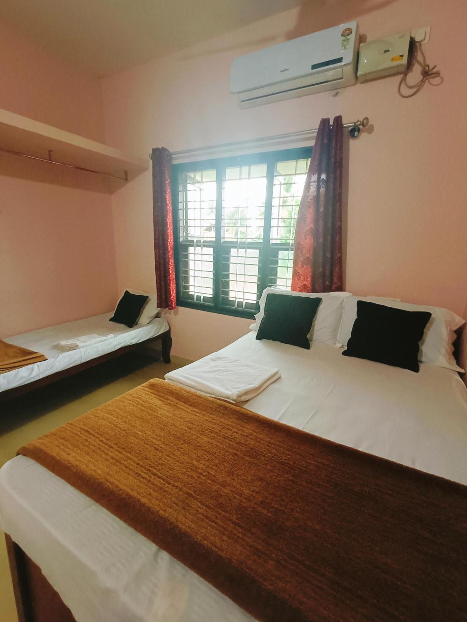 Maanyatha Home Stay Манипала Номер фото